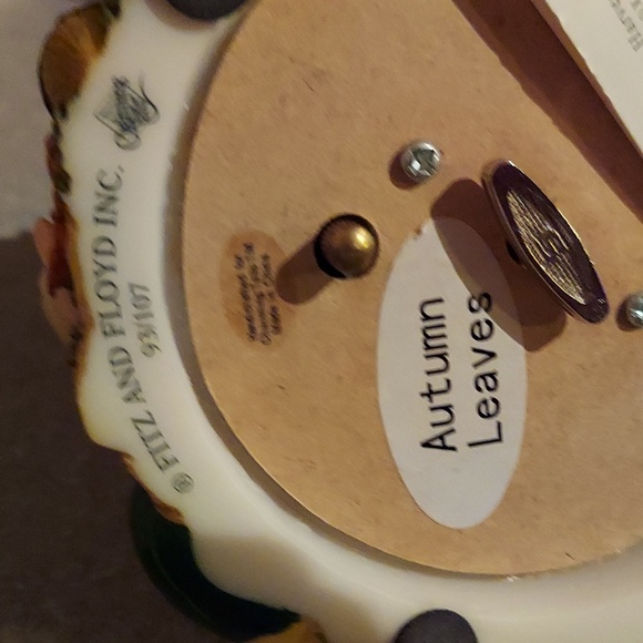 Fitz and Floyd Autumn Leaves music box - Picture 6 of 6